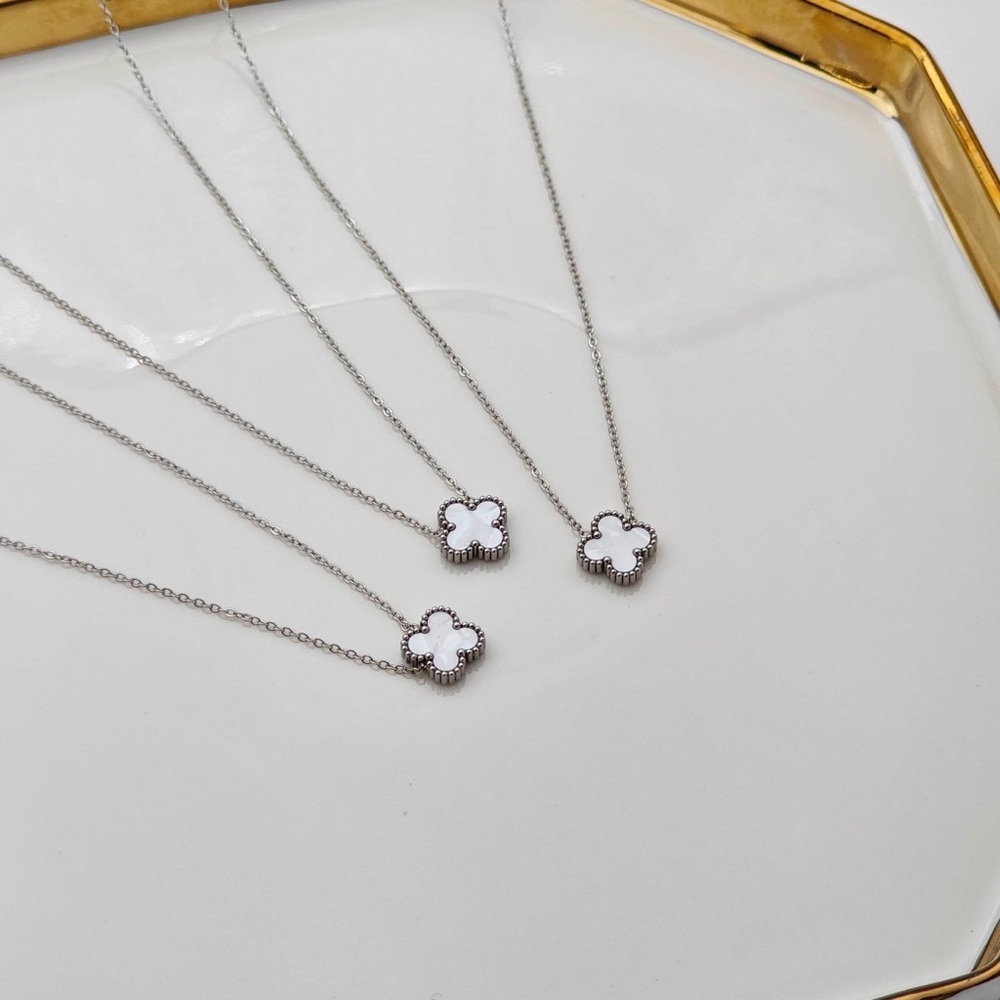Elegant Silver Clover Necklace